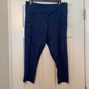 Zyia Navy Camo Pocket Light and Tight Leggings